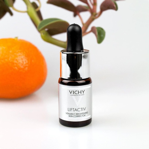 Không phải serum vitamin C nào cũng được các bác sĩ khen hết lời, thậm chí là dùng hằng ngày như 5 sản phẩm sau - Ảnh 3. Không phải serum vitamin C nào cũng được các bác sĩ khen hết lời, thậm chí là dùng hằng ngày như 5 sản phẩm sau - Ảnh 3.