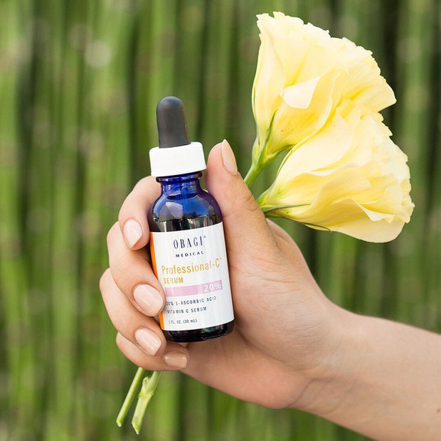 Không phải serum vitamin C nào cũng được các bác sĩ khen hết lời, thậm chí là dùng hằng ngày như 5 sản phẩm sau - Ảnh 5. Không phải serum vitamin C nào cũng được các bác sĩ khen hết lời, thậm chí là dùng hằng ngày như 5 sản phẩm sau - Ảnh 5.