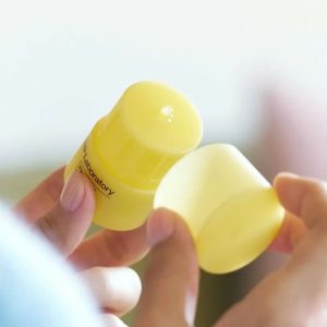 Dưỡng Môi Cnp Keo Ong 15ml